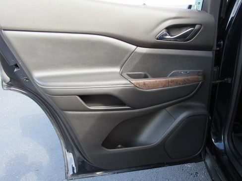 Used 2021 GMC Acadia Denali w/ Denali Technology Package image 26