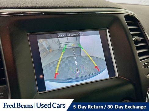 Used 2020 Jeep Grand Cherokee Laredo image 16