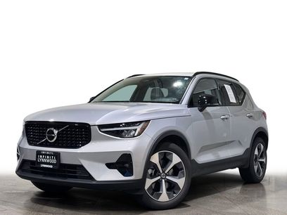 Used 2023 Volvo XC40 B5 Plus