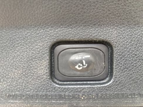 Used 2019 Ford Explorer Platinum image 37