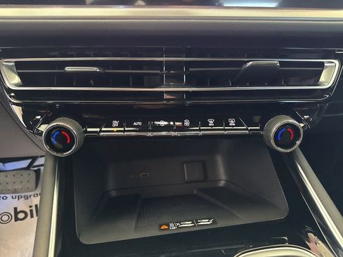 New 2026 Chevrolet Traverse LT image 28