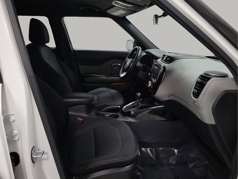 Used 2017 Kia Soul + w/ Audio Package FWD image 11