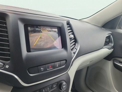 Used 2021 Jeep Cherokee Latitude Lux image 38