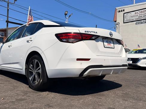 Used 2022 Nissan Sentra SV image 9