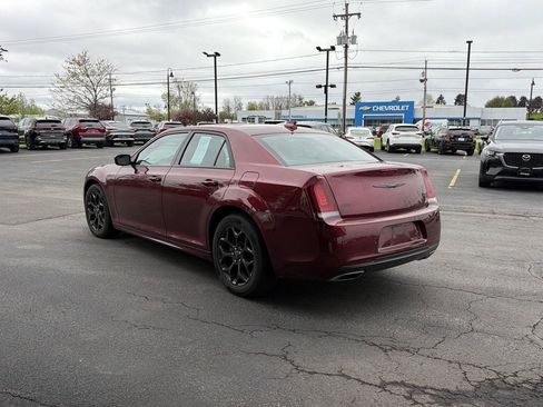 Used 2022 Chrysler 300 Touring L w/ Popular Equipment Group AWD/4WD image 4