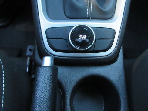 Used 2025 Hyundai Venue SEL FWD image 27
