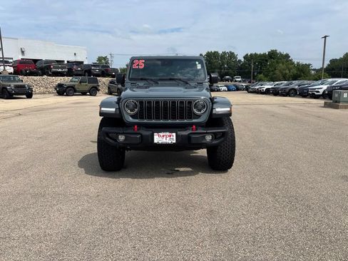 Used 2025 Jeep Wrangler Unlimited Rubicon AWD/4WD image 8