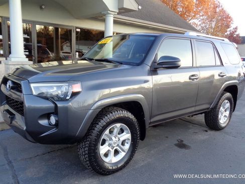 Used 2018 Toyota 4Runner SR5 image 1