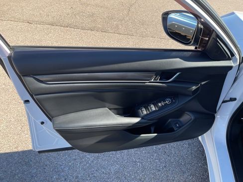 Used 2022 Honda Accord Sport image 9
