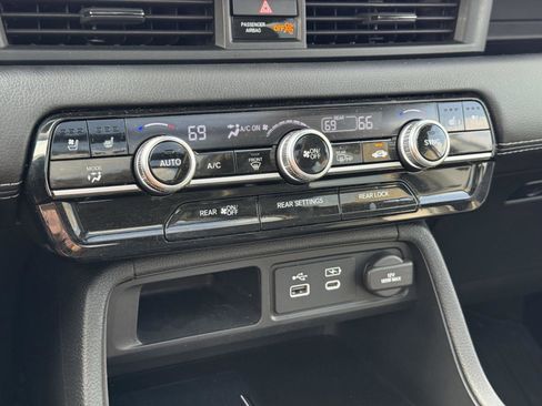 Used 2023 Honda Pilot Elite image 24