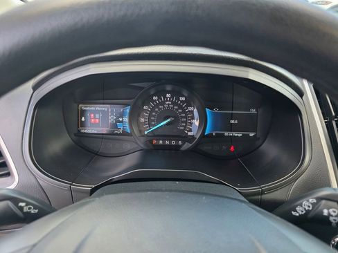 Used 2022 Ford Edge SE image 21