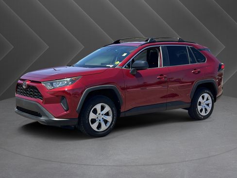Used 2020 Toyota RAV4 LE w/ Carpet Mat Package FWD image 34