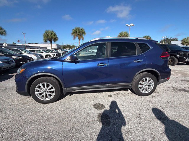 Used 2017 Nissan Rogue SV w/ SV Premium Package AWD/4WD image 2