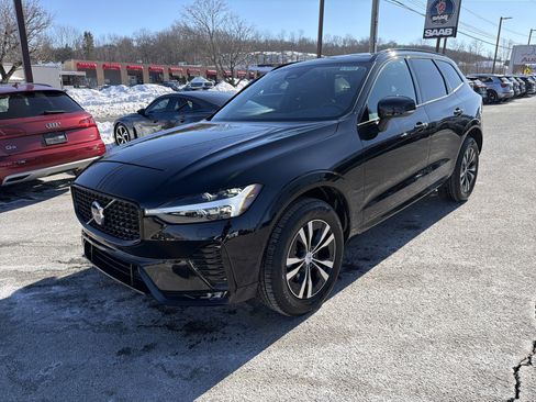 Certified 2025 Volvo XC60 B5 Core AWD/4WD image 3