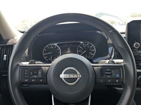 Used 2025 Nissan Pathfinder SV FWD image 20
