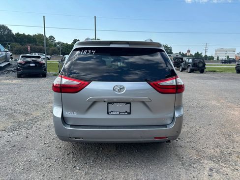 Used 2015 Toyota Sienna LE FWD image 4