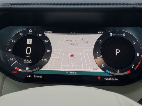 Certified 2024 Land Rover Range Rover SE image 23