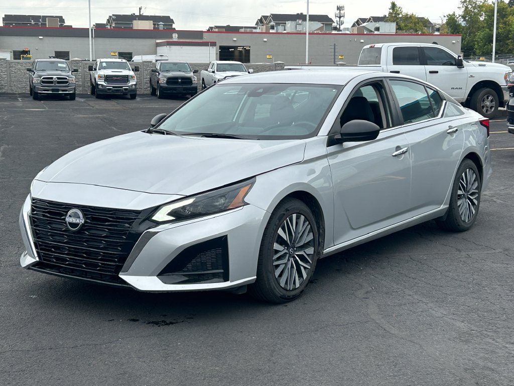 Used 2024 Nissan Altima 2.5 SV FWD image 7