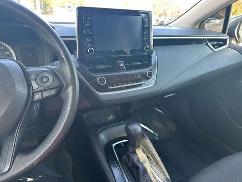 Used 2020 Toyota Corolla LE image 31
