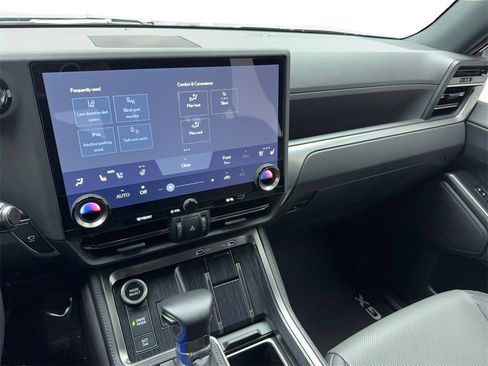 Used 2025 Lexus GX 550 image 23