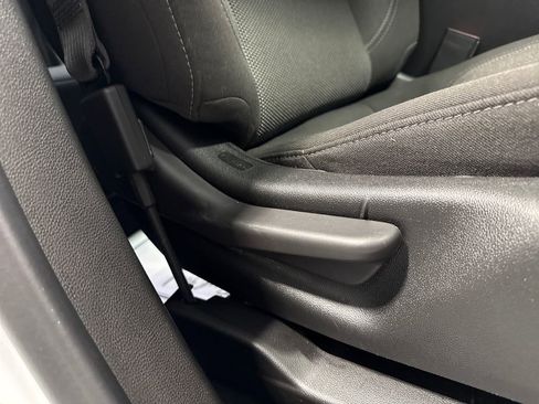 Used 2023 Chevrolet Traverse LT FWD image 34