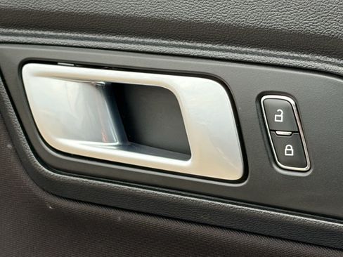 Used 2019 Ford Mustang Coupe RWD image 13