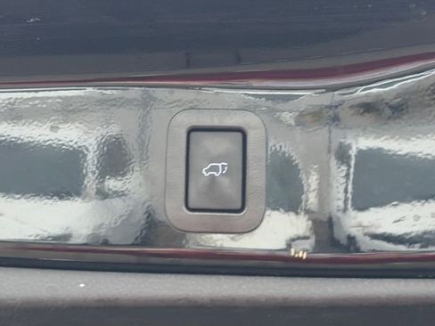 Used 2018 Toyota Highlander XLE w/ Protection Package #3 AWD/4WD image 43