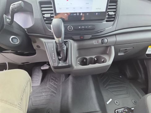 New 2026 Ford Transit 250 148 Medium Roof image 32