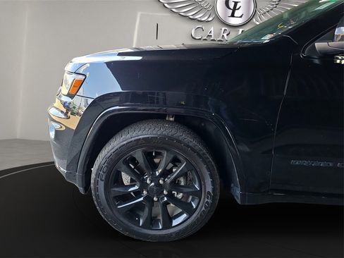 Used 2020 Jeep Grand Cherokee Altitude image 19