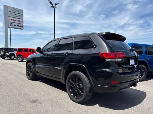 Used 2022 Jeep Grand Cherokee Laredo X AWD/4WD image 6