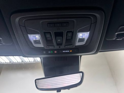 Used 2023 Chevrolet Silverado 1500 High Country w/ High Country Premium Package AWD/4WD image 24