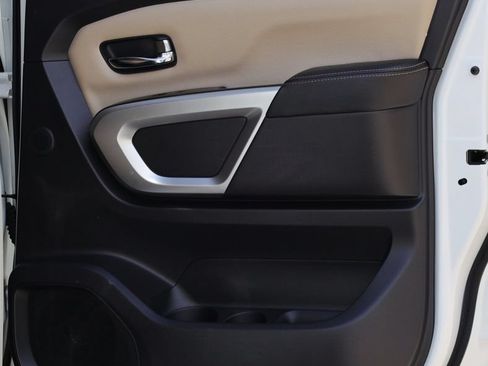 Used 2017 Nissan Titan SL RWD image 27