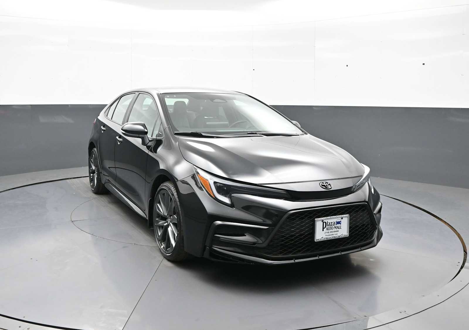 Certified 2025 Toyota Corolla SE w/ Convenience Package FWD image 2