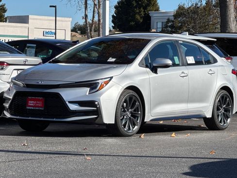 New 2026 Toyota Corolla SE image 2