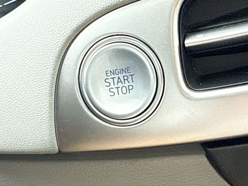 Used 2025 Hyundai Palisade SEL FWD image 35