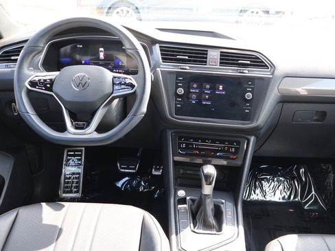 Used 2023 Volkswagen Tiguan SE R-Line image 39