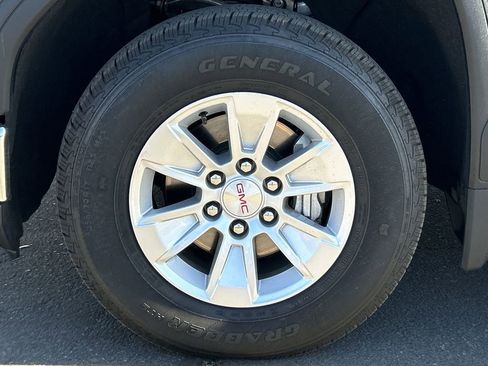 Used 2022 GMC Sierra 1500 SLE image 32