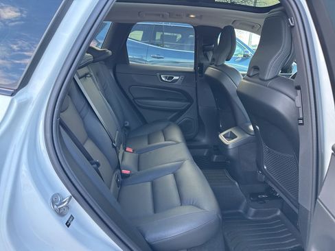 Used 2024 Volvo XC60 B5 Plus image 24