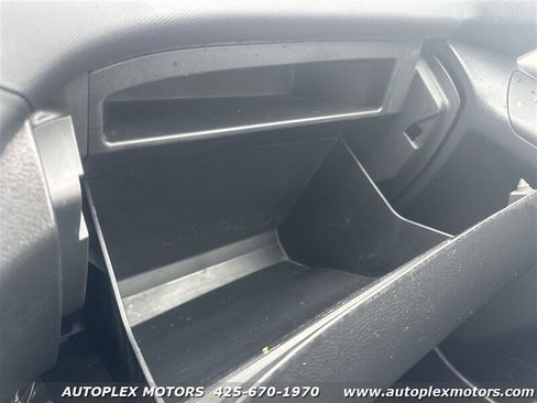 Used 2010 Toyota Matrix S image 27