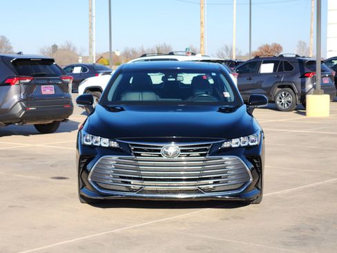Used 2019 Toyota Avalon XLE image 6