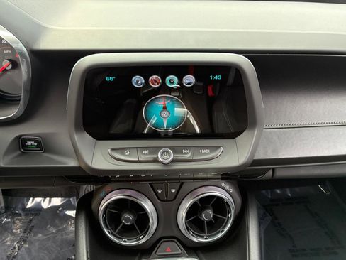 Used 2018 Chevrolet Camaro SS RWD image 21