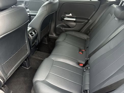 Used 2025 Mercedes-Benz GLA 250 image 15