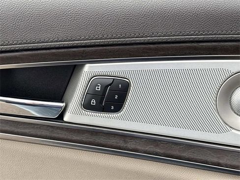 Used 2020 Lincoln Nautilus Reserve w/ Equipment Group 202A image 25