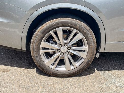 Used 2024 Cadillac XT6 Premium Luxury w/ LPO, Floor Liner Package AWD/4WD image 5