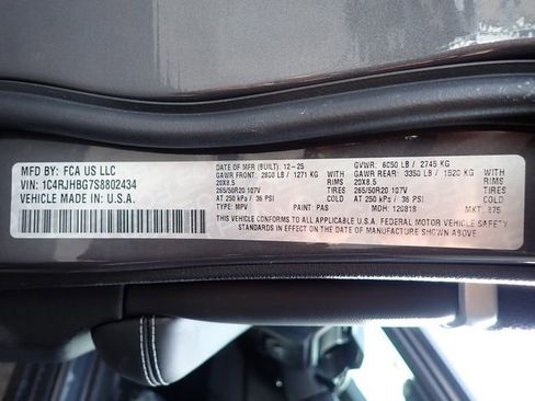 New 2025 Jeep Grand Cherokee Limited w/ Black Appearance Package image 16