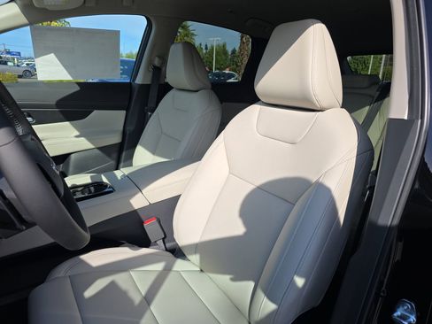 New 2025 Nissan Murano SV image 13