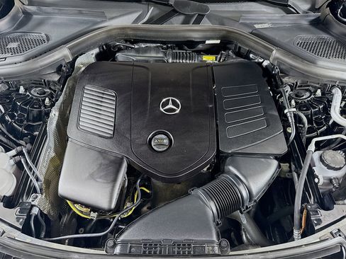 Certified 2025 Mercedes-Benz GLC 300 image 32