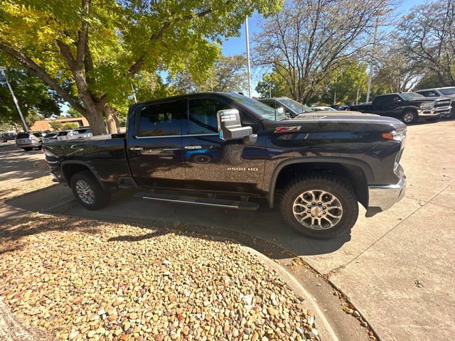 Used 2024 Chevrolet Silverado 2500 LTZ w/ LTZ Convenience Package AWD/4WD image 6