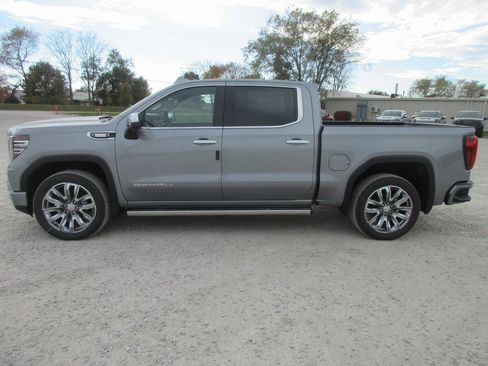 New 2026 GMC Sierra 1500 Denali w/ Denali Reserve Package image 9