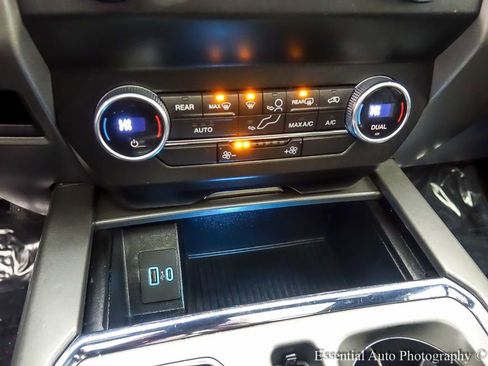 Used 2021 Ford Expedition XLT image 21